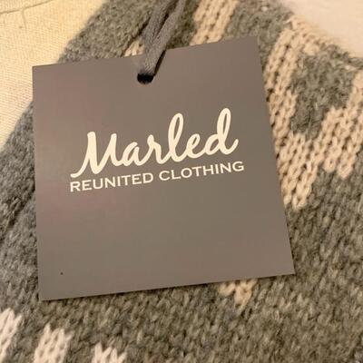LOT 126  LONG LADIES SWEATER MARLED REUNITED CLOTHING NWT