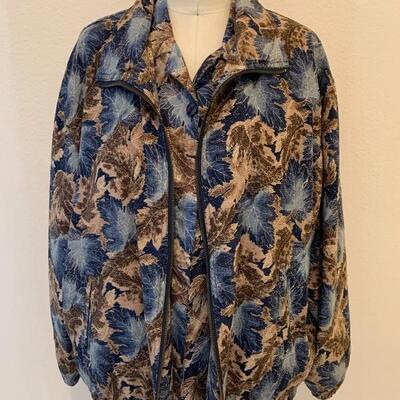 LOT 135 LADIES 2 pc Set SILK BLOUSE & JACKET