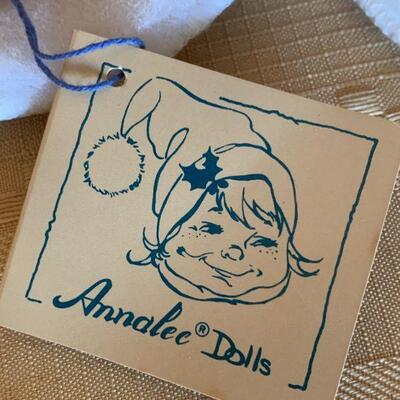 LOT 161 PAIR OF ANNALEE CHRISTMAS CAROLER DOLLS 