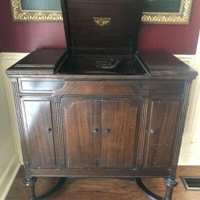 1928 Victrola Orthophonic Floor Player Cabinet by Victor Talking Machine Co