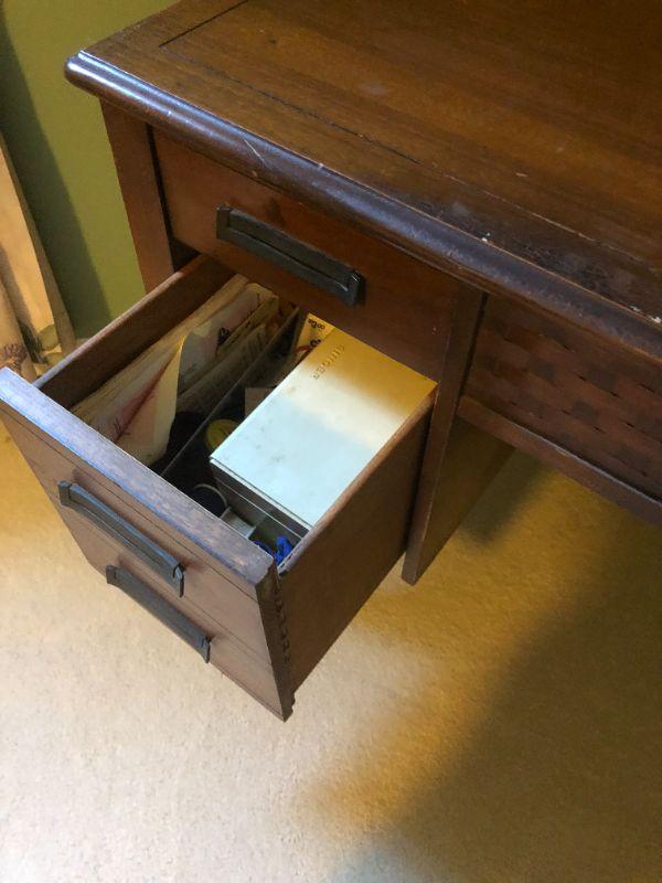 Mid Century Singer Sewing Cabinet and Table | EstateSales.org