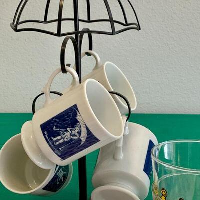 LOT 184 VINTAGE GROUP OF MORTON SALT COLLECTABLES