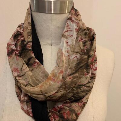 LOT 198 APT 9 INFINITY SCARF NWT