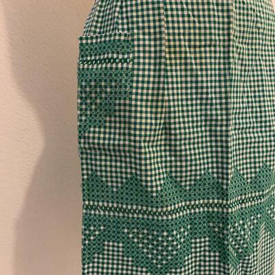 LOT 203 VINTAGE GINGHAM APRONS
