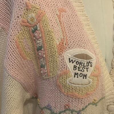 LOT 205 VINTAGE GLADYS BAGLEY WORLDS BEST MOM SWEATER