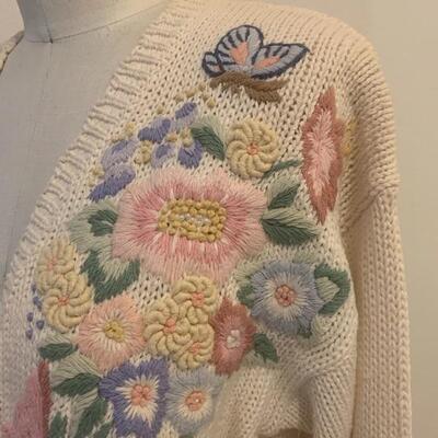LOT 205 VINTAGE GLADYS BAGLEY WORLDS BEST MOM SWEATER