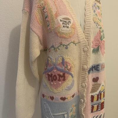 LOT 205 VINTAGE GLADYS BAGLEY WORLDS BEST MOM SWEATER