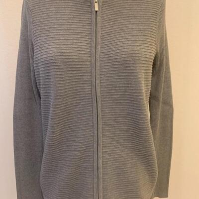 LOT 206 CROFT & BARROW ZIP FRONT GRAY SWEATER
