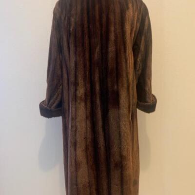 LOT 209 VINTAGE FUR COAT S L STEIN FURS NEW YORK