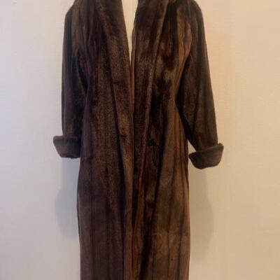 LOT 209 VINTAGE FUR COAT S L STEIN FURS NEW YORK
