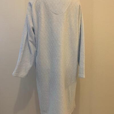 LOT 210 NWT PALE BLUE MISS ELAINE NIGHTGOWN & ROBE