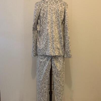 LOT 211 CROFT & BARROW SLEEPWEAR