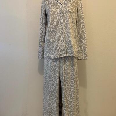 LOT 211 CROFT & BARROW SLEEPWEAR