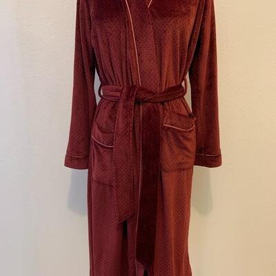 LOT 213 GILLIGAN & OMALLEY XS-S ROBE