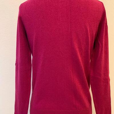 LOT 214 NWT KAREN SCOTT FUSHIA SWEATER
