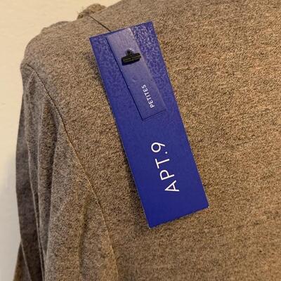 LOT 220 NWT APT 9 LONG SLEEVE SWEATER