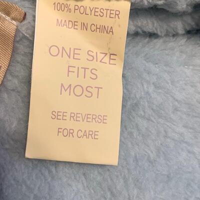 LOT 222 FLUFFY ROBE NANETTE LEPORE GIFT FOLDED