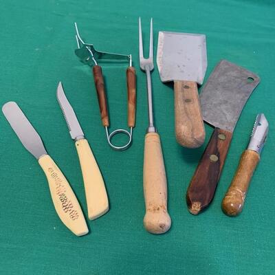 LOT 229 Vintage Kitchen Utensils Wooden Spoon Knives Cleaver 18 Items