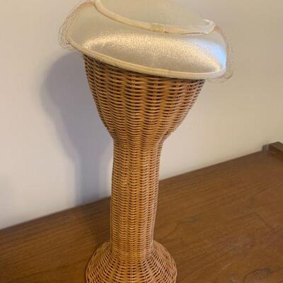 LOT 233 VINTAGE WHITE SATIN HAT W/VEIL
