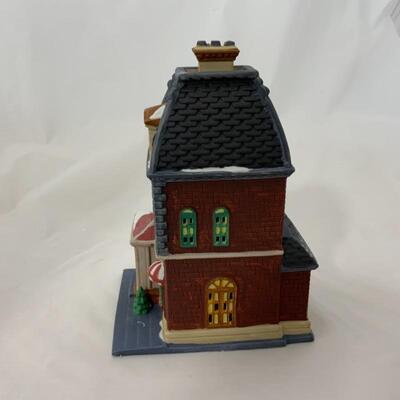 (46) Dept 56 | Haberdashery (1992) | Retired