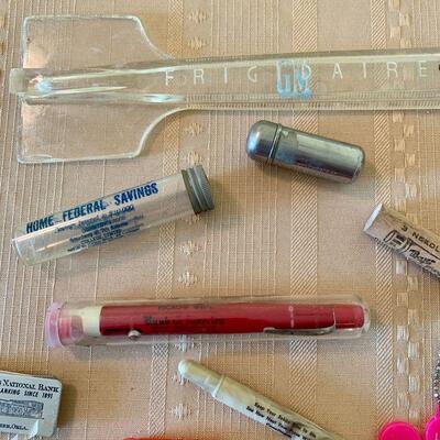 LOT 242 GROUP OF VINTAGE CUSTOMER PREMIUMS SMALL BUSINESS ADVERTISING 