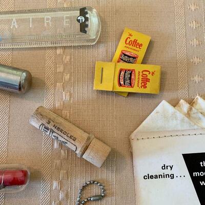 LOT 242 GROUP OF VINTAGE CUSTOMER PREMIUMS SMALL BUSINESS ADVERTISING 