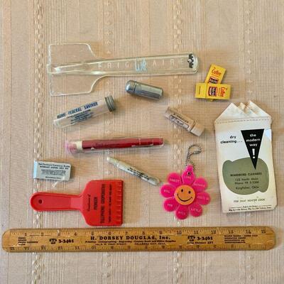 LOT 242 GROUP OF VINTAGE CUSTOMER PREMIUMS SMALL BUSINESS ADVERTISING 