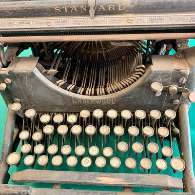 LOT 244 ANTIQUE UNDERWOOD TYPEWRITER AS IS FOR PARTS