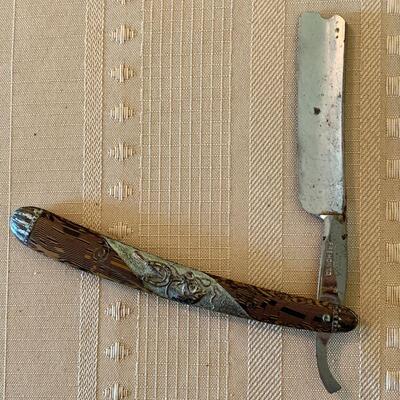 LOT 247 ANTIQUE STRAIGHT RAZOR IN BOX HORSE & HORSE SHOE