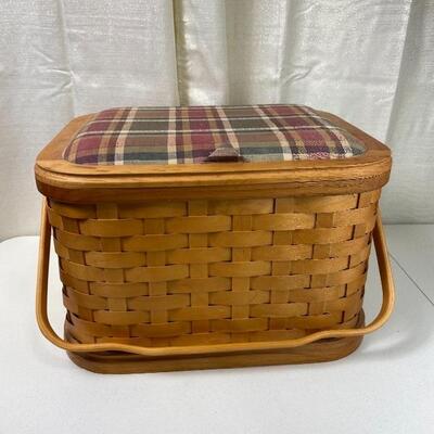 Lot# s 205 Large Sewing Basket and Contents