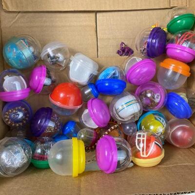 Lot# 209 s Huge Lot Vintage Plastic Toy Figures Military Farm Western Gumball Machine Eggs These Are Unsorted 