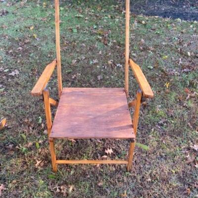 826 Pair of Wooden Folding Chairs 