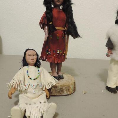 NATIVE AMERICAN DOLLS
