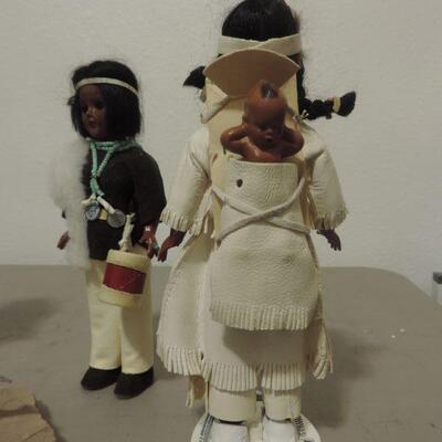 NATIVE AMERICAN DOLLS