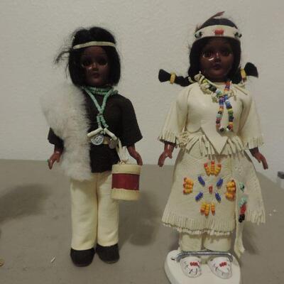 NATIVE AMERICAN DOLLS