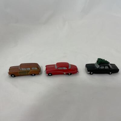 (77) Hawthorne | Village Accessories | Cars & Trees