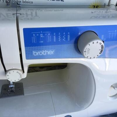 BROTHER LS-2125i Lightweight Sewing and Mending Machine with Box and Manuals 