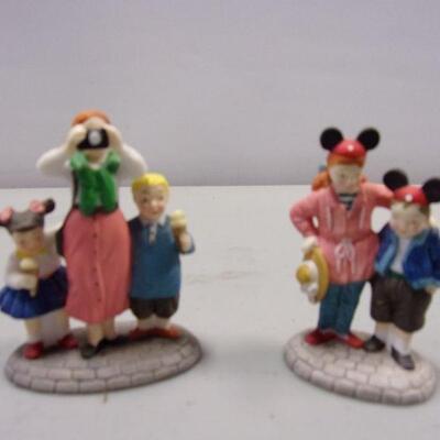 Lot 4 - Disney Figurines Dept 56 