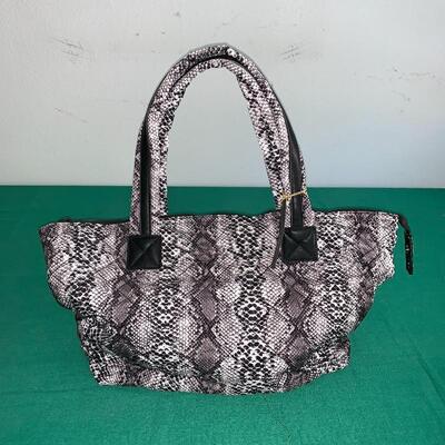 LOT 267 NWT PURSES TOTE SHOULDER BAG & CLUTCH