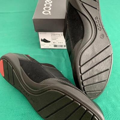 Lot 270 ECCO SLIP ONS LIKE NEW LADIES SIZE 9-9.5