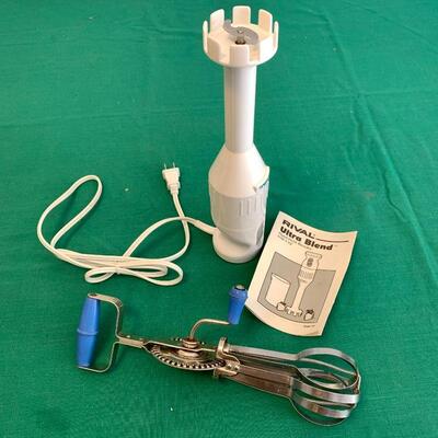 LOT 277 VINTAGE EGG BEATER BLUE HANDLE & RIVAL HAND HELD BLENDER