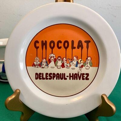 LOT 279 CHOCOLATE LOVERS GROUP OREO ICE CREAM BOWLS HOT CHOCOLATE CUP HERSEY'S KISSES CUP