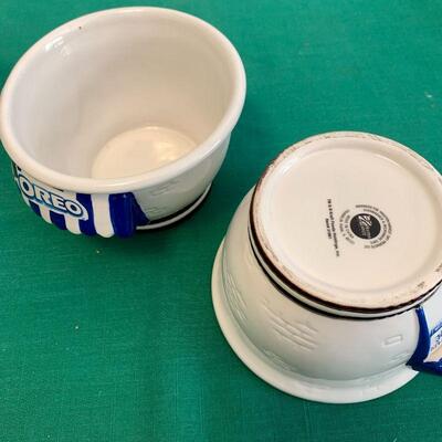 LOT 279 CHOCOLATE LOVERS GROUP OREO ICE CREAM BOWLS HOT CHOCOLATE CUP HERSEY'S KISSES CUP
