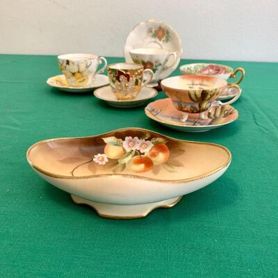 LOT 288 VINTAGE PAINTED CHINA TEA CUPS AND CURLED TRAY 