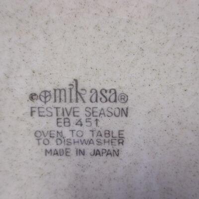 Lot 12 - Mikasa Festive Season Butter Dish