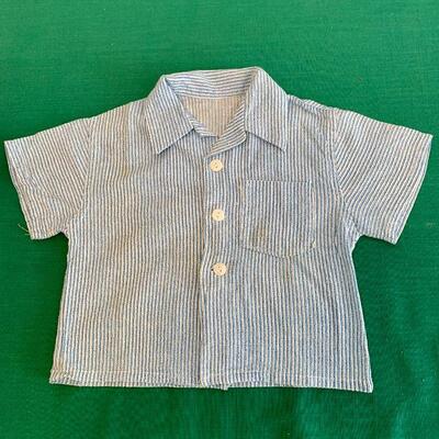 LOT 302 VINTAGE 1950S BLUE & WHITE SEERSUCKER SHORT SLEEVE SHIRT