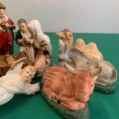 LOT 309 VINTAGE CERAMIC NATIVITY SET MADE IN JAPAN 
