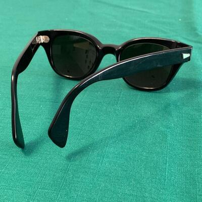 LOT 312 BAUSCH & LOMB VINTAGE SUN GLASSES 