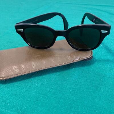 LOT 312 BAUSCH & LOMB VINTAGE SUN GLASSES 