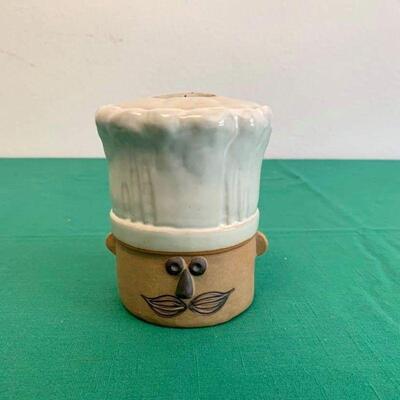 LOT 315 VINTAGE LE CHEF POTTERY